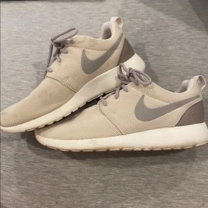 Women’s Nike Roshe One